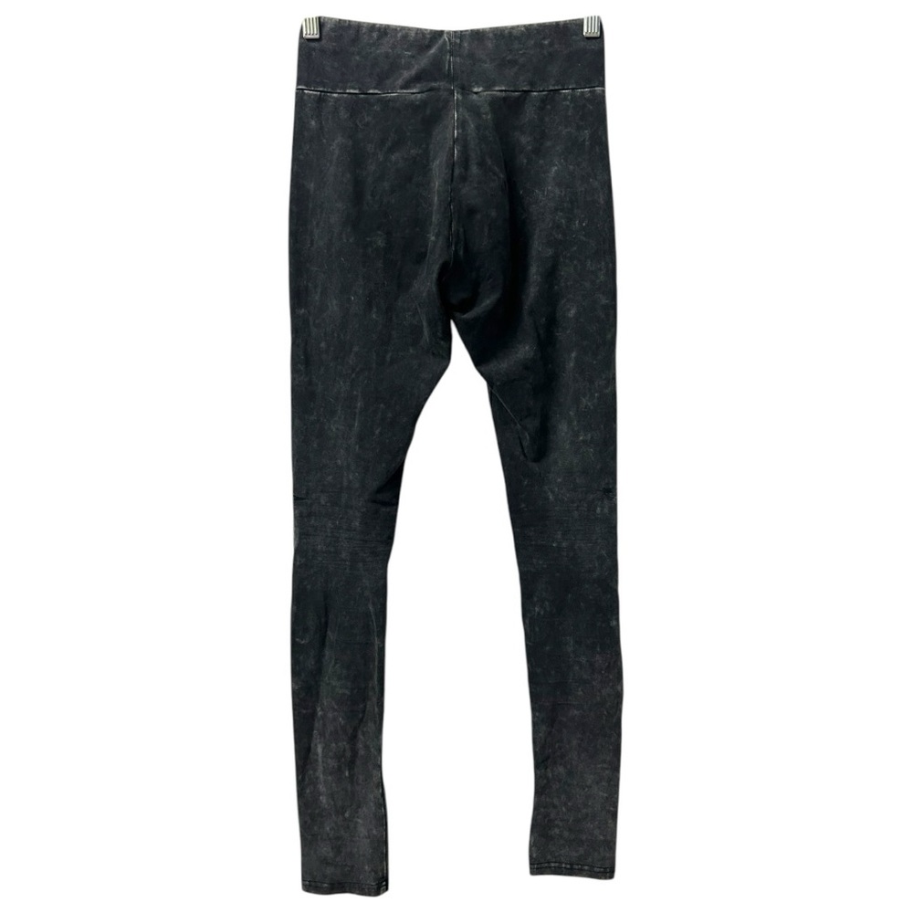 Women's Black Embossed High-Waist Leggings - Picture 4 of 10